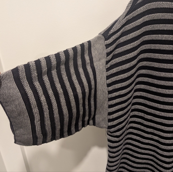Zara Man black and grey striped pre-owned  size L sweater. - Picture 4 of 7
